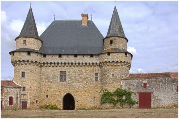 Le Château féodal de Sigournais